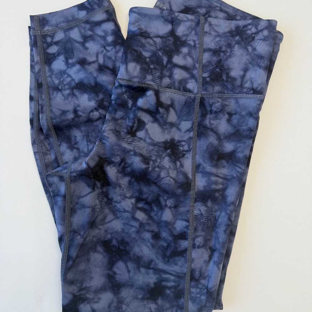 Athleta Salutation Tie Dye Tights Size M